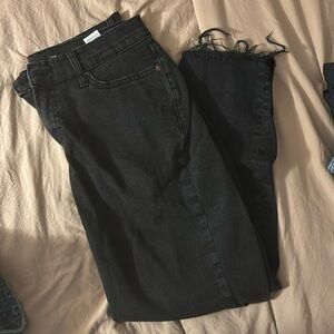 Old Navy 
Size: 8
Black/ Dark wash 
OG High Rise Straight